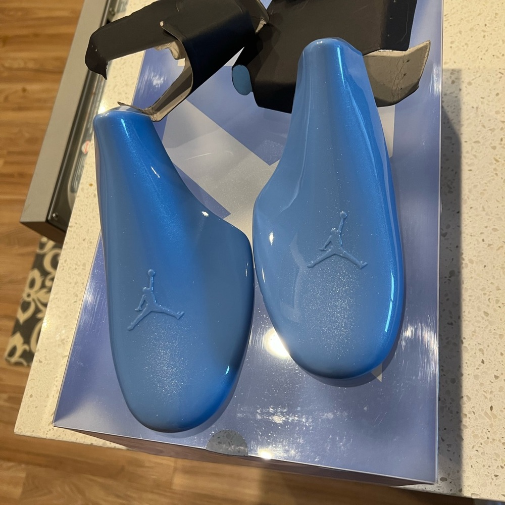 Jordan 11 legend blue in great condition